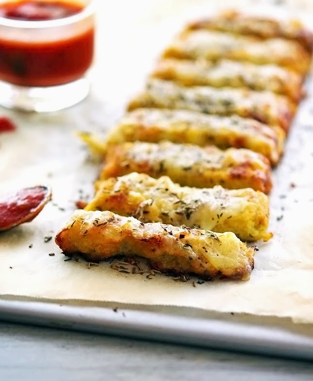 Cauliflower Crust Garlic Breadsticks (1)