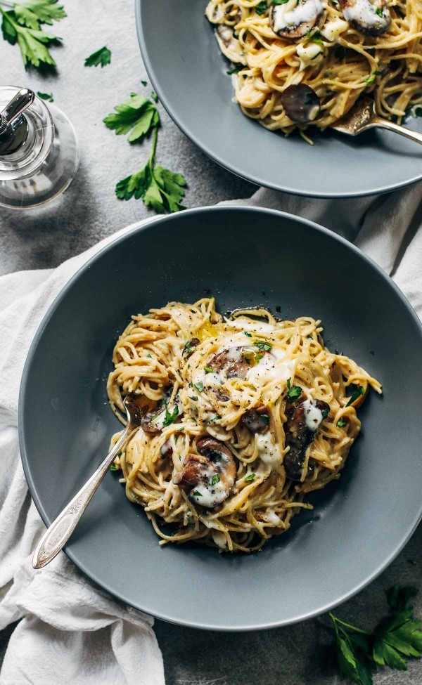 creamy garlic herb mushroom spaghetti