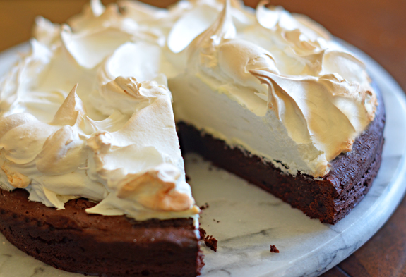 flourless-chocolate-cake-with-meringue-topping