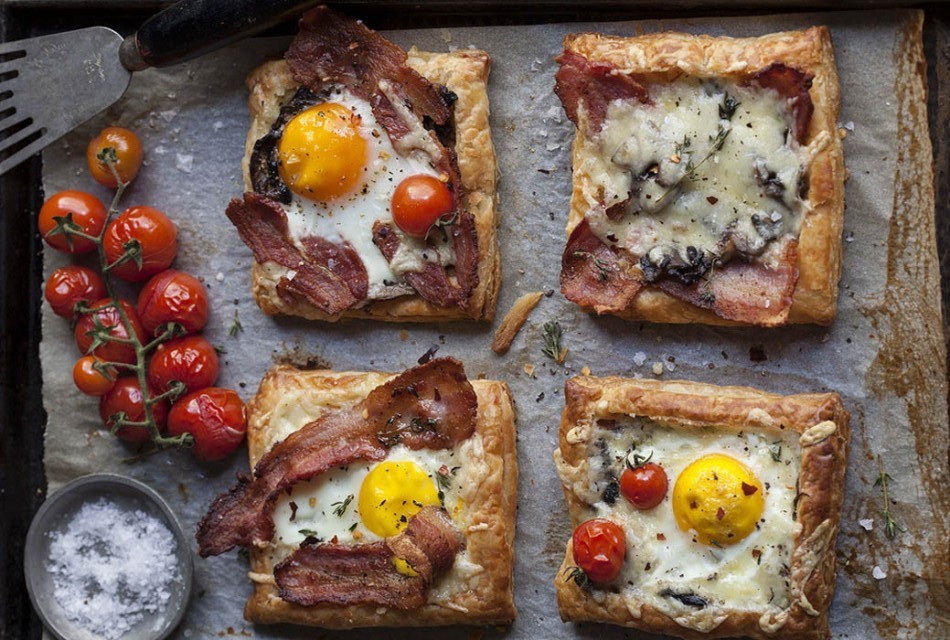 Bacon-and-Egg-Breakfast-Brunch-Puff-Pastry-Pies-Tarts