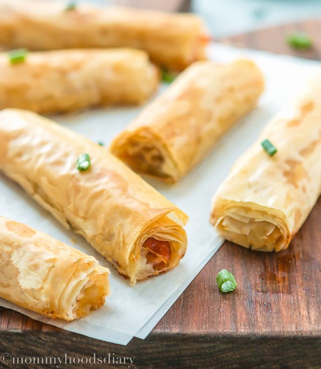 Cheese-and-Prosciutto-Phyllo-Rolls-5