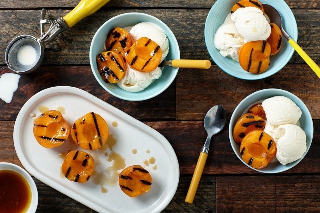 grilled peaches