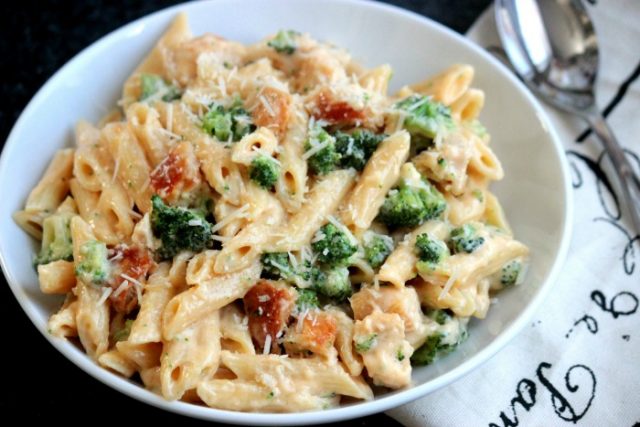 three-cheese-chicken-broccoli-alfredo