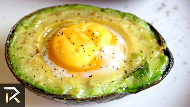 Avocado baked eggs are one of the 10 easy food hacks contained in this video.