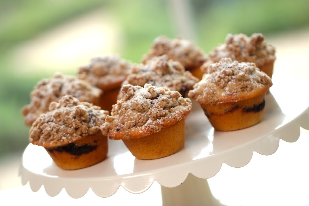 Coffee Cake Muffins Are Great When You Can’t Decide Between The Two